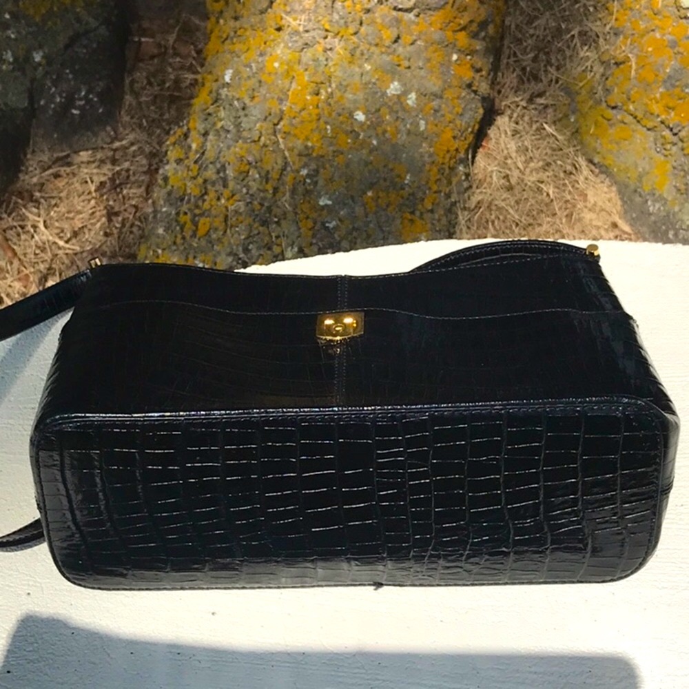Vintage Etienne Aigner Black Leather Shoulder Bag with Textured Finish - Picture 13 of 16